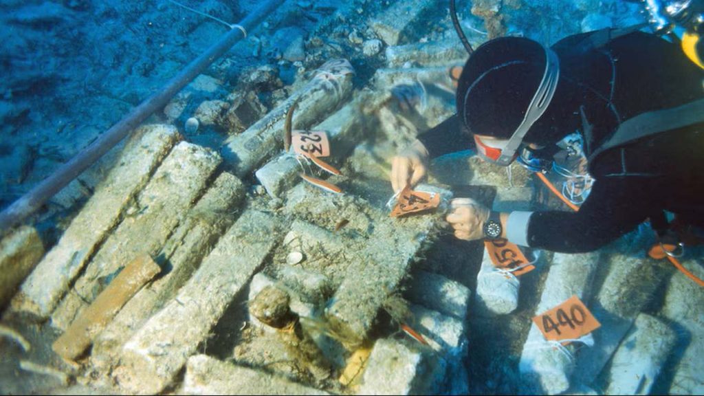 shipwrecked-cargo-of-roman-lead-bars-provides-a-chance-to-observe-of-dark-matter-on-earth