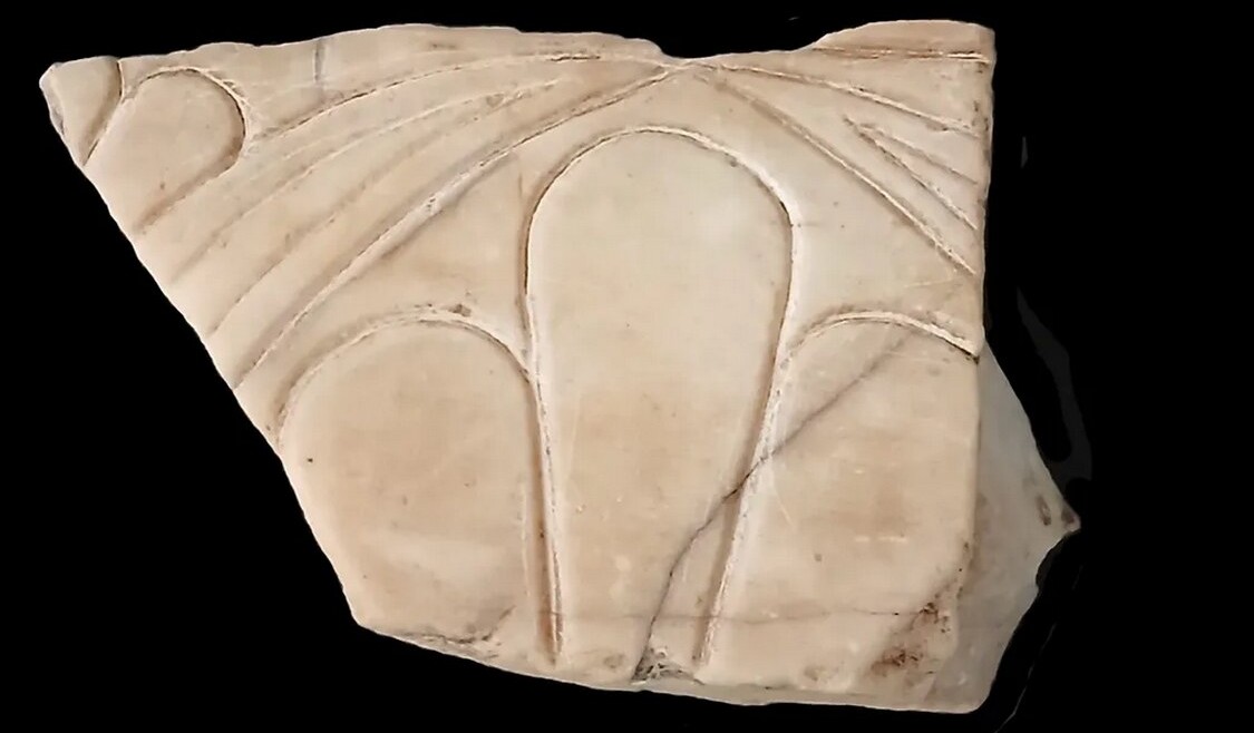 man-returns-dad’s-‘souvenir-of-parthenon’-and-turns-out-it-was-even-older-acropolis-relic