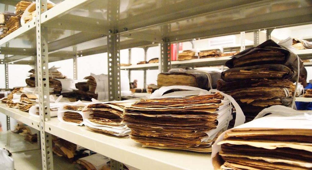 timbuktu’s-medieval-manuscripts-return-home-after-a-decade-away-safe-from-insurgents