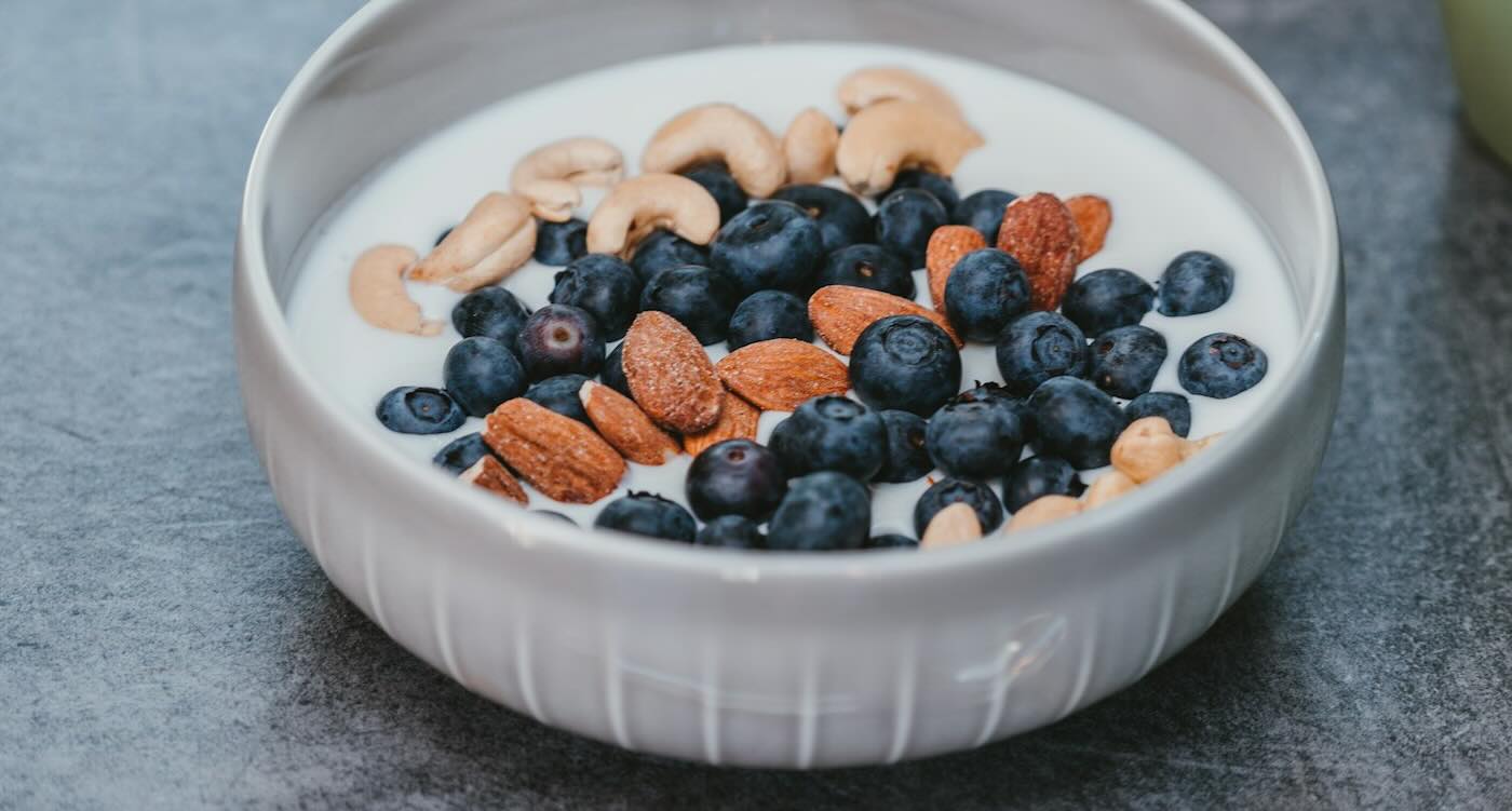 diets-rich-in-tea,-coffee,-berries-and-nuts-linked-to-better-long-term-heart-health-in-new-study