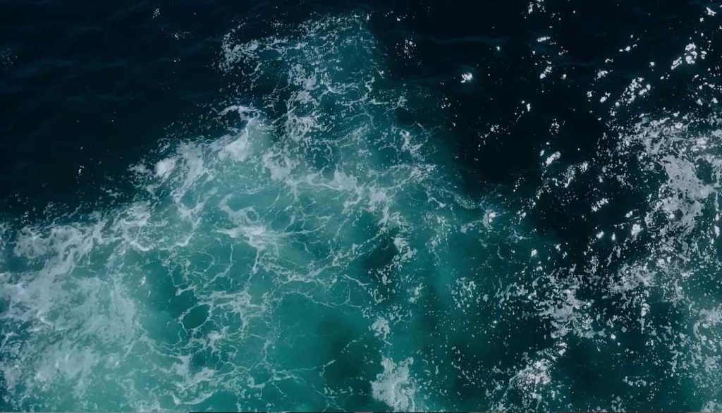 cutting-edge-facility-generates-pure-water-and-hydrogen-fuel-from-seawater-for-mere-pennies