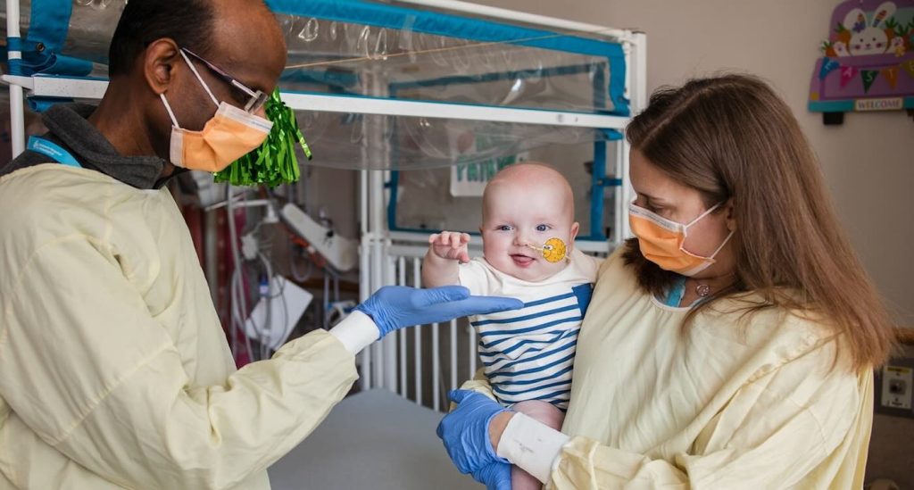 successful-world-first:-baby-treated-with-personalized-crispr-gene-therapy-for-rare-disease-is-now-‘thriving’