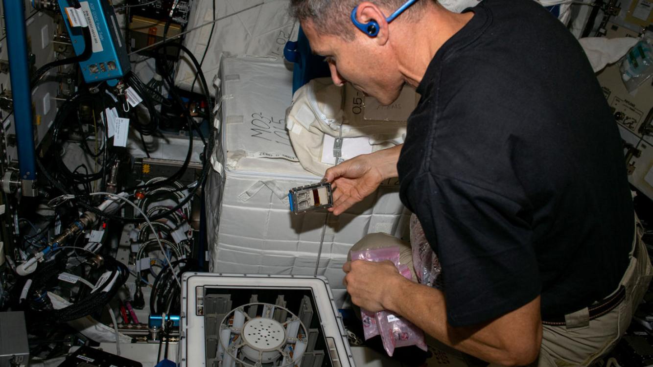 scientists-successfully-mine-meteorites-for-precious-metals-on-international-space-station