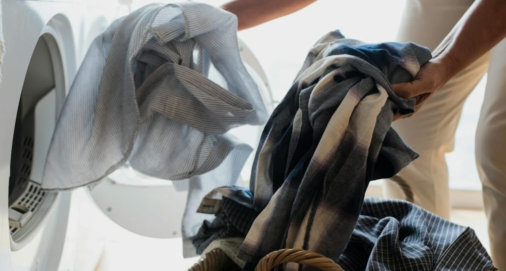 philly-man-uses-mobile-laundromat-to-wash-homeless-residents’-clothes