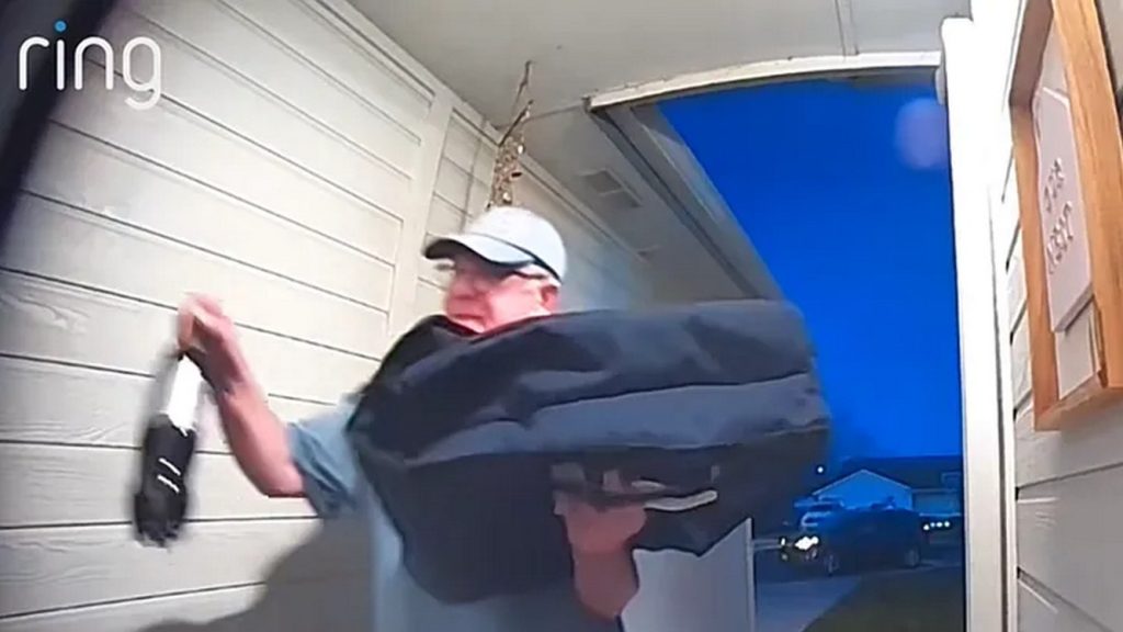 aging-delivery-driver-gets-huge-tip-after-conscientious-effort-goes-viral-via-ring-video