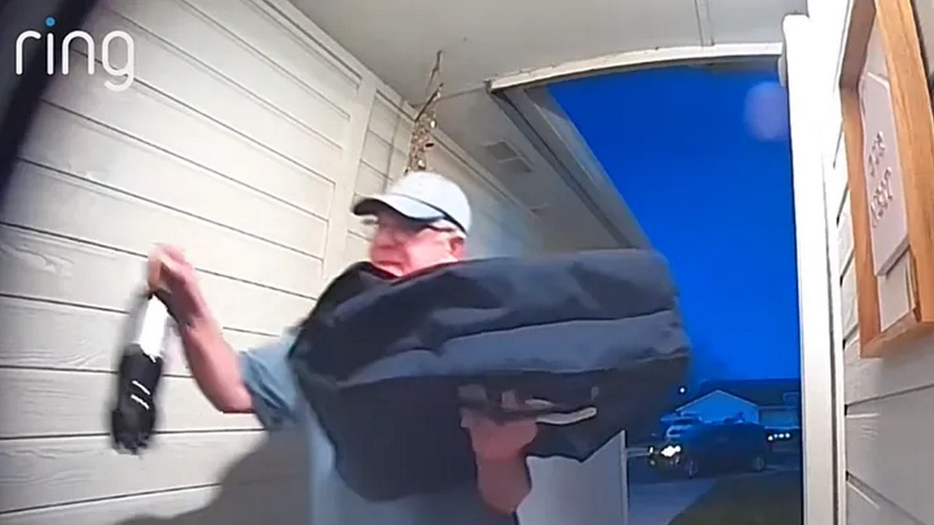 (update)-aging-pizza-delivery-driver-gets-$100k-tip-after-conscientious-effort-goes-viral