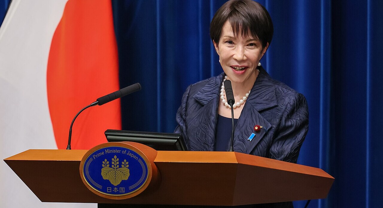 first-female-leader-of-japan-was-a-drummer-in-‘deep-purple’-cover-band–watch-her-welcome-their-tour