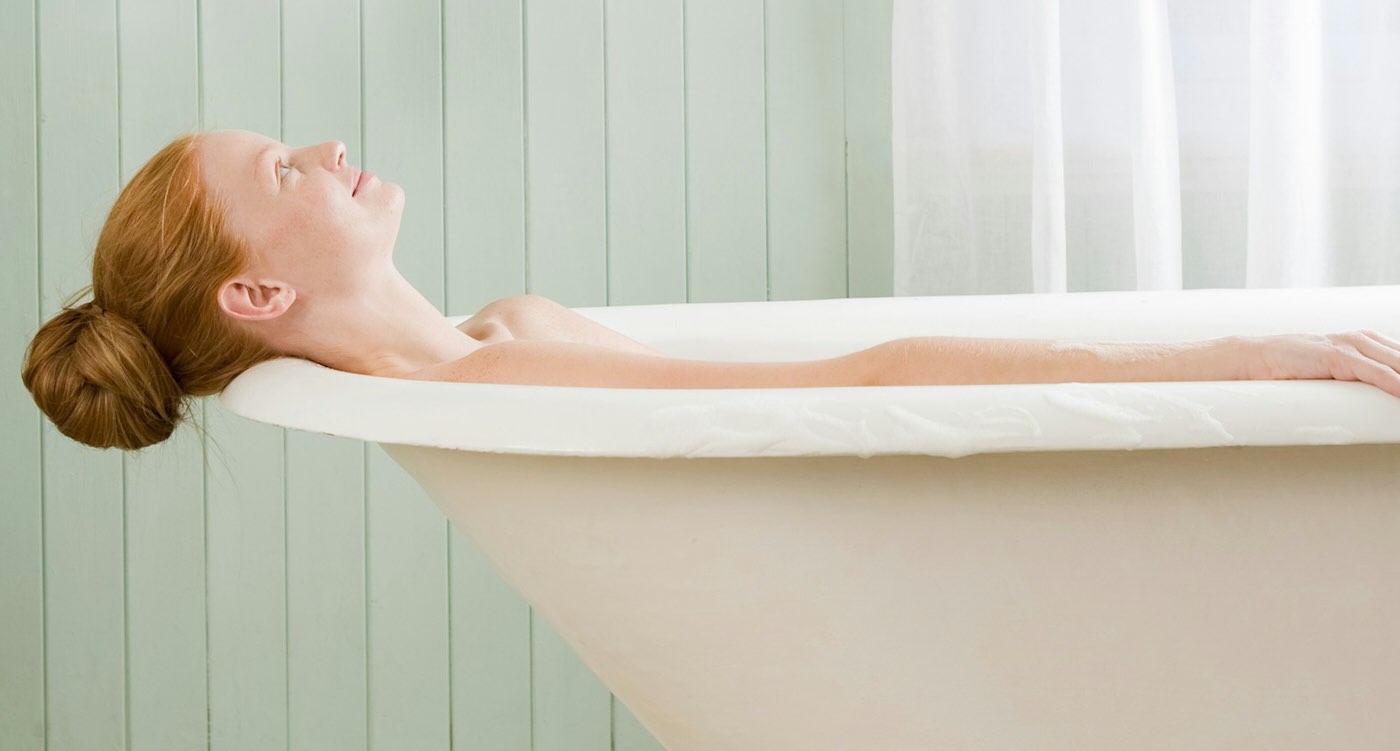soaking-in-a-hot-tub-bestows-surprising-health-benefits,-even-more-than-saunas,-new-study-says